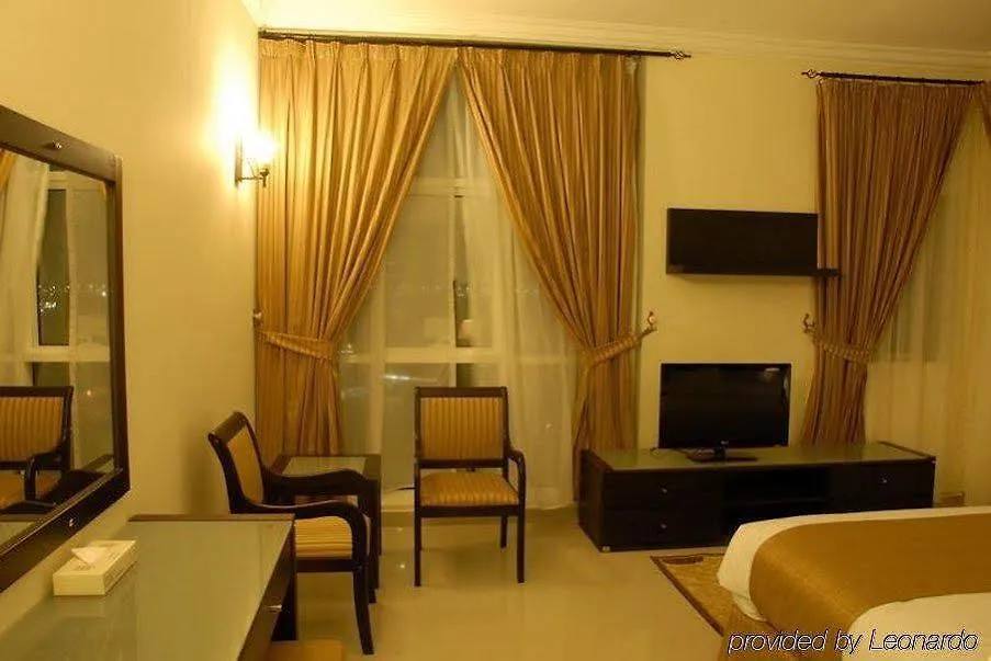 Al Hayat Hotel Suites Σάρτζα 4*,